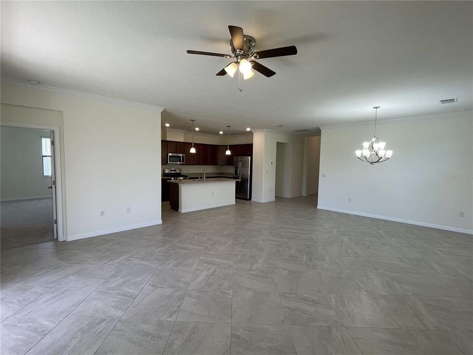 出租: $4,000 (3 贝兹, 3 浴室, 1849 平方英尺)