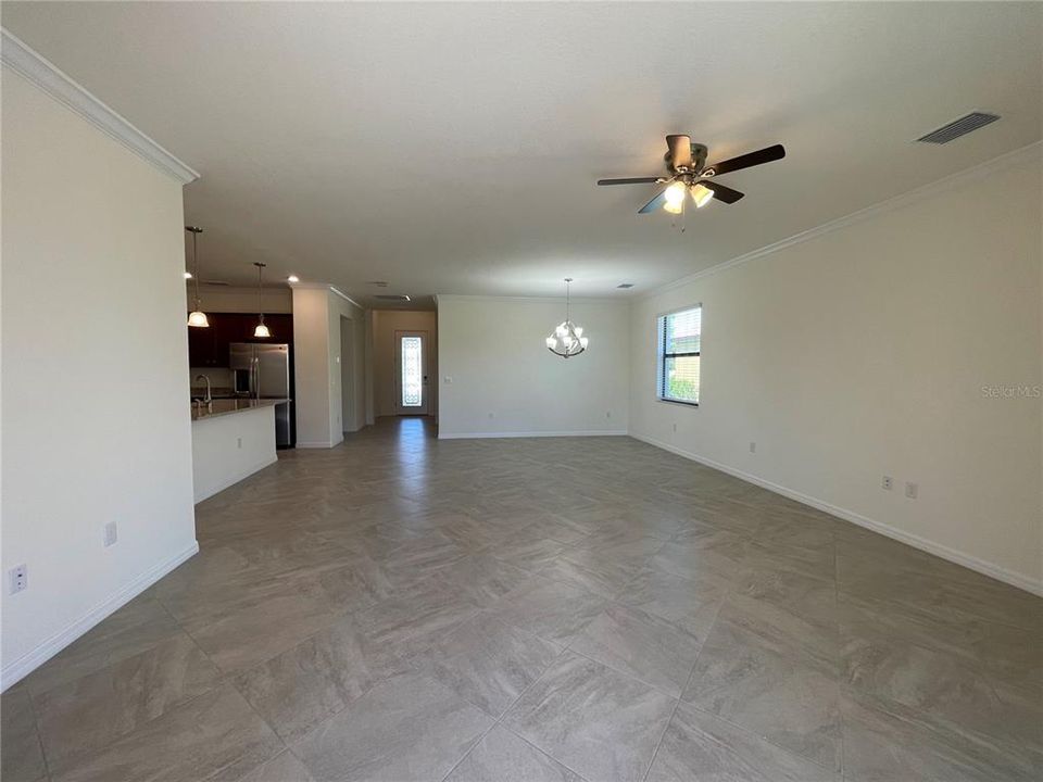 出租: $4,000 (3 贝兹, 3 浴室, 1849 平方英尺)