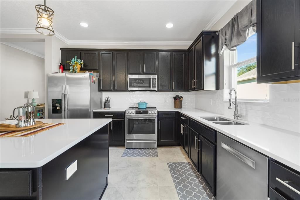 На продажу: $385,000 (3 спален, 2 ванн, 2090 Квадратных фут)