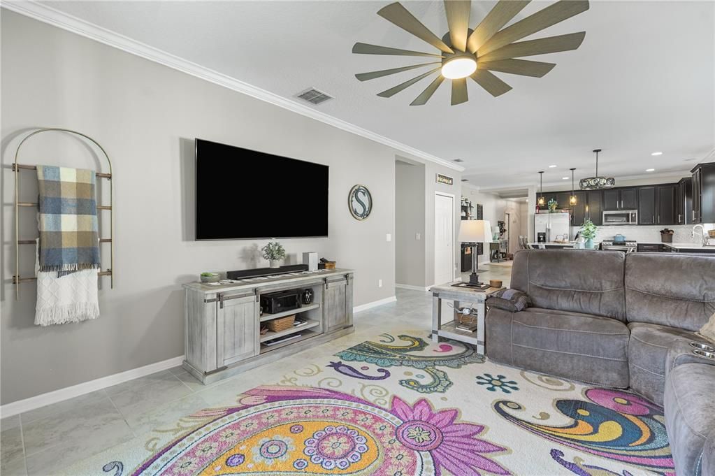 На продажу: $385,000 (3 спален, 2 ванн, 2090 Квадратных фут)