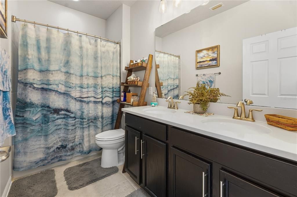 На продажу: $385,000 (3 спален, 2 ванн, 2090 Квадратных фут)