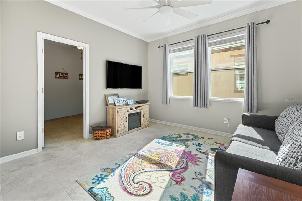 На продажу: $385,000 (3 спален, 2 ванн, 2090 Квадратных фут)