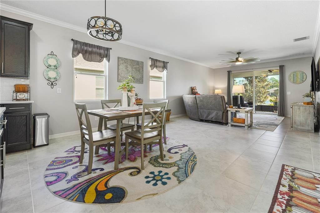 На продажу: $385,000 (3 спален, 2 ванн, 2090 Квадратных фут)