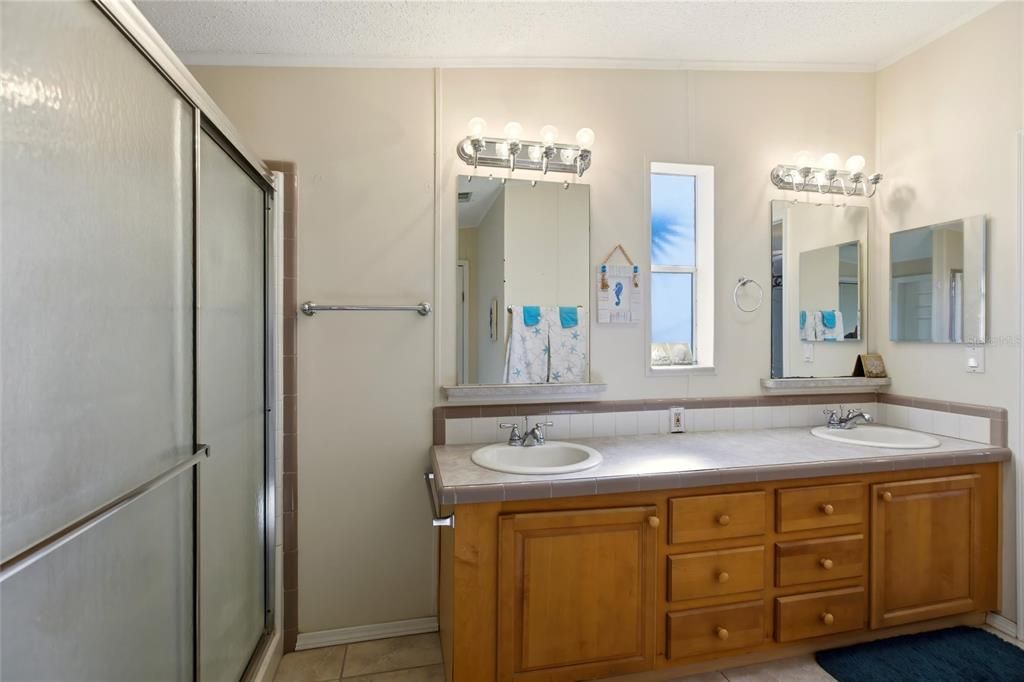 For Sale: $369,500 (3 beds, 2 baths, 1892 Square Feet)