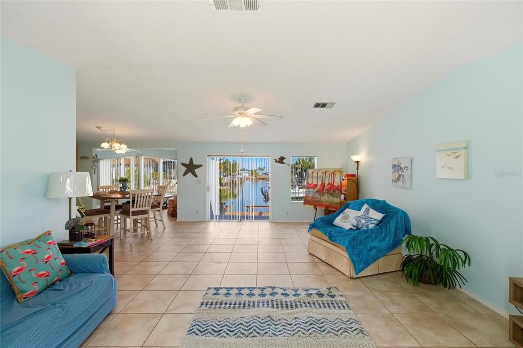 For Sale: $369,500 (3 beds, 2 baths, 1892 Square Feet)