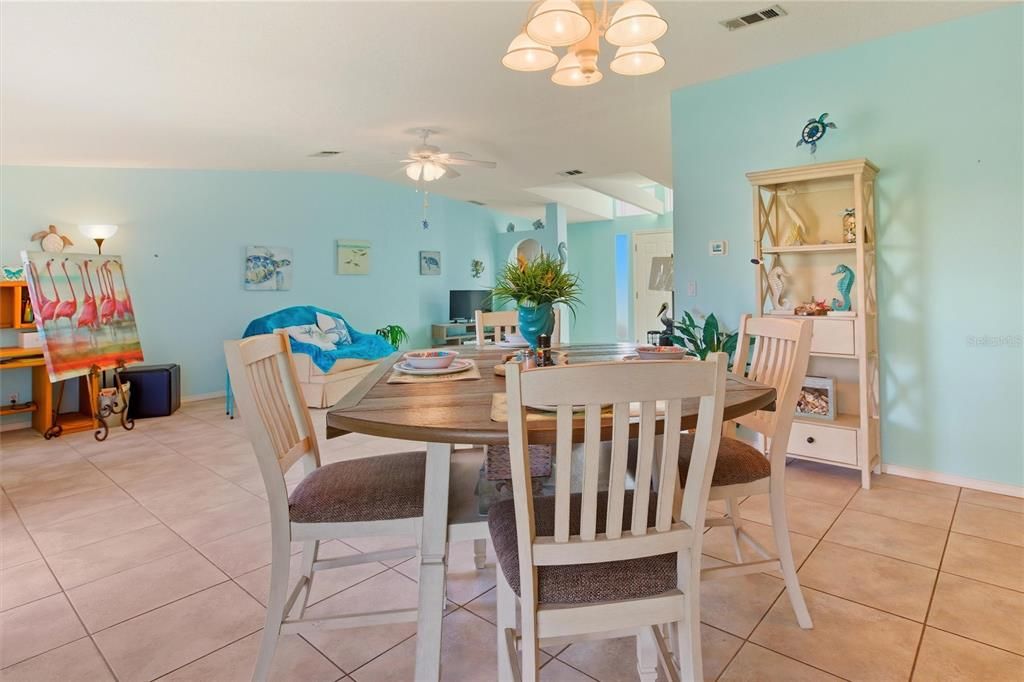 For Sale: $369,500 (3 beds, 2 baths, 1892 Square Feet)