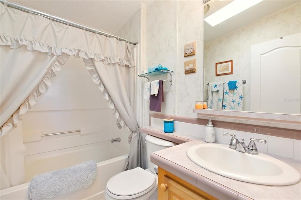 For Sale: $369,500 (3 beds, 2 baths, 1892 Square Feet)