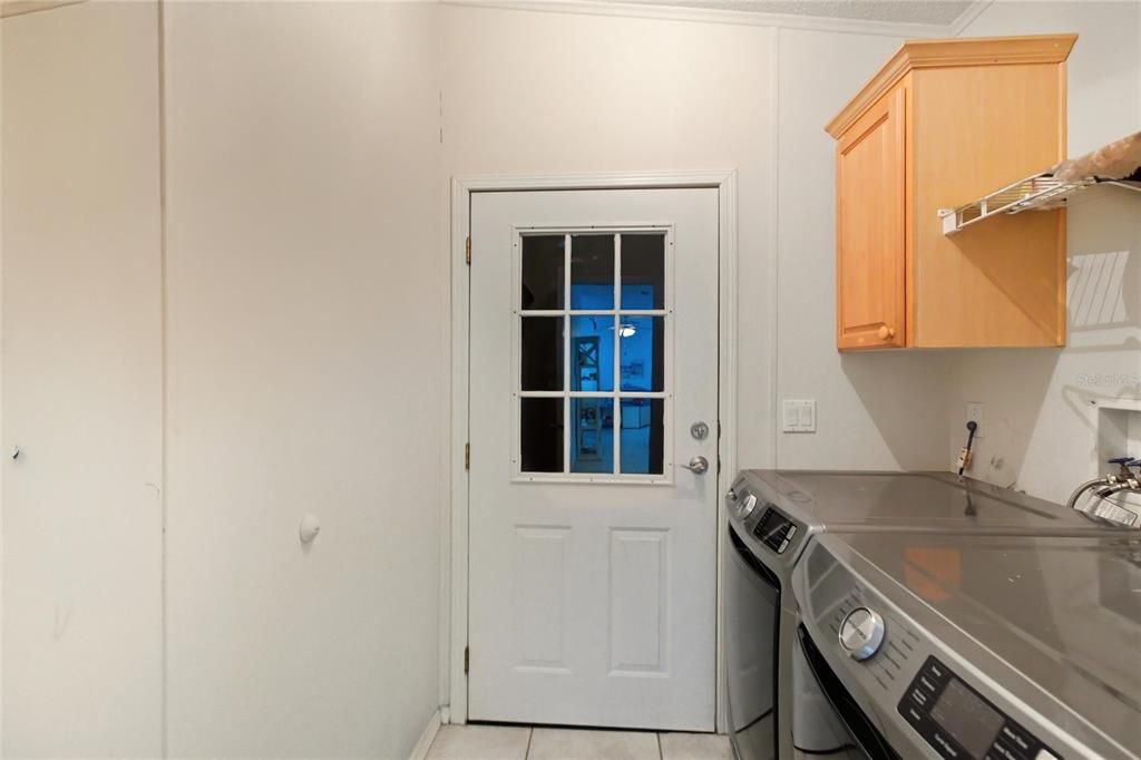 For Sale: $369,500 (3 beds, 2 baths, 1892 Square Feet)