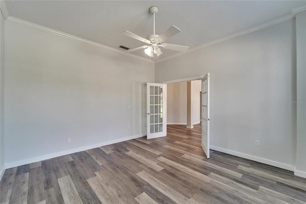 En Venta: $649,000 (4 camas, 3 baños, 3772 Pies cuadrados)