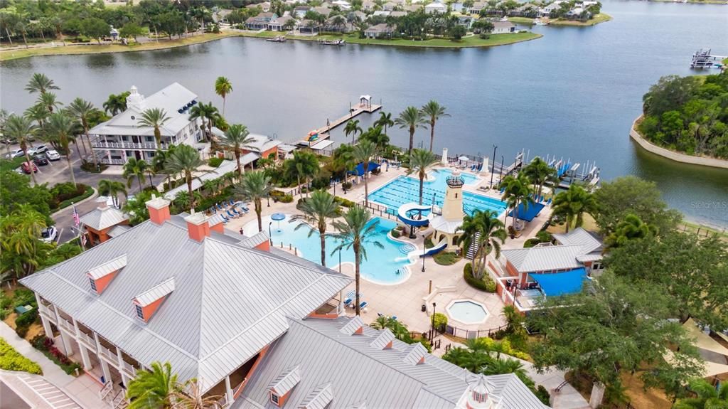 En Venta: $649,000 (4 camas, 3 baños, 3772 Pies cuadrados)