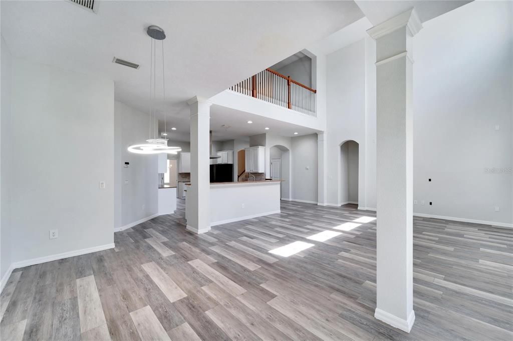 En Venta: $649,000 (4 camas, 3 baños, 3772 Pies cuadrados)