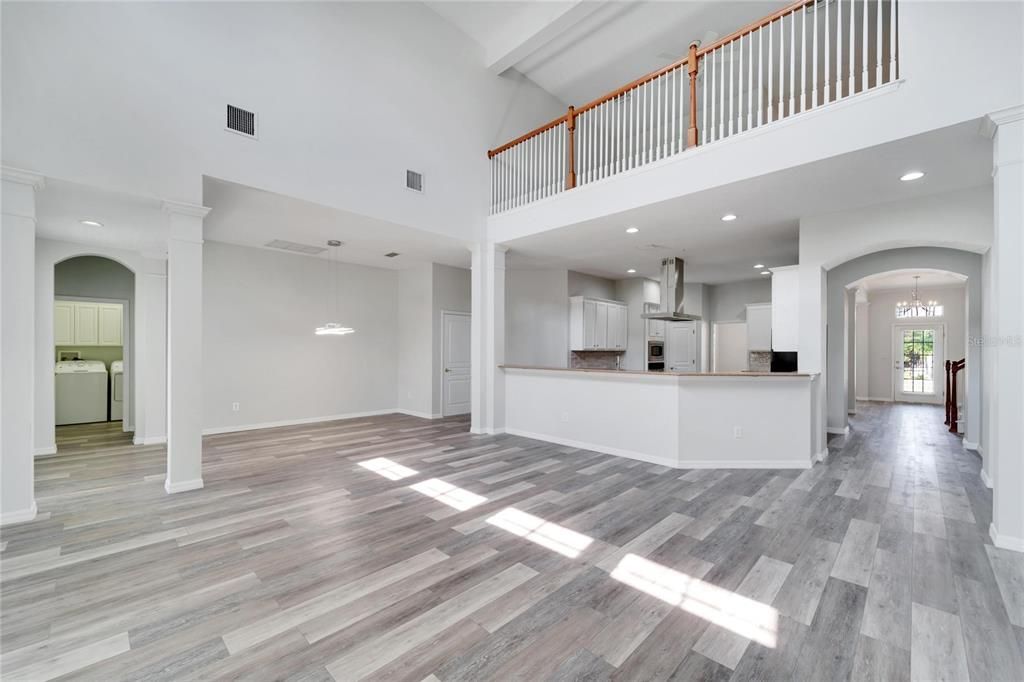 En Venta: $649,000 (4 camas, 3 baños, 3772 Pies cuadrados)