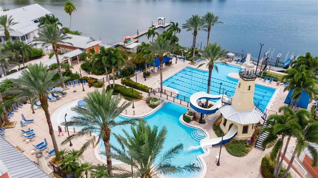 En Venta: $649,000 (4 camas, 3 baños, 3772 Pies cuadrados)