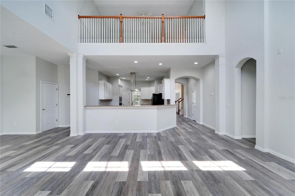 En Venta: $649,000 (4 camas, 3 baños, 3772 Pies cuadrados)