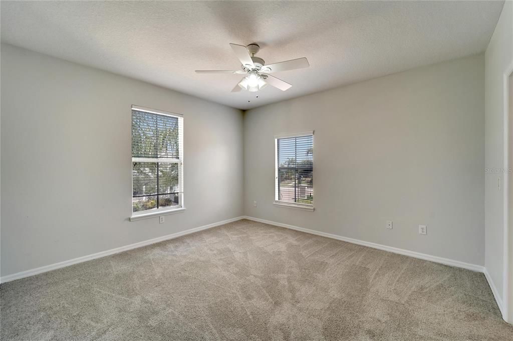 En Venta: $649,000 (4 camas, 3 baños, 3772 Pies cuadrados)