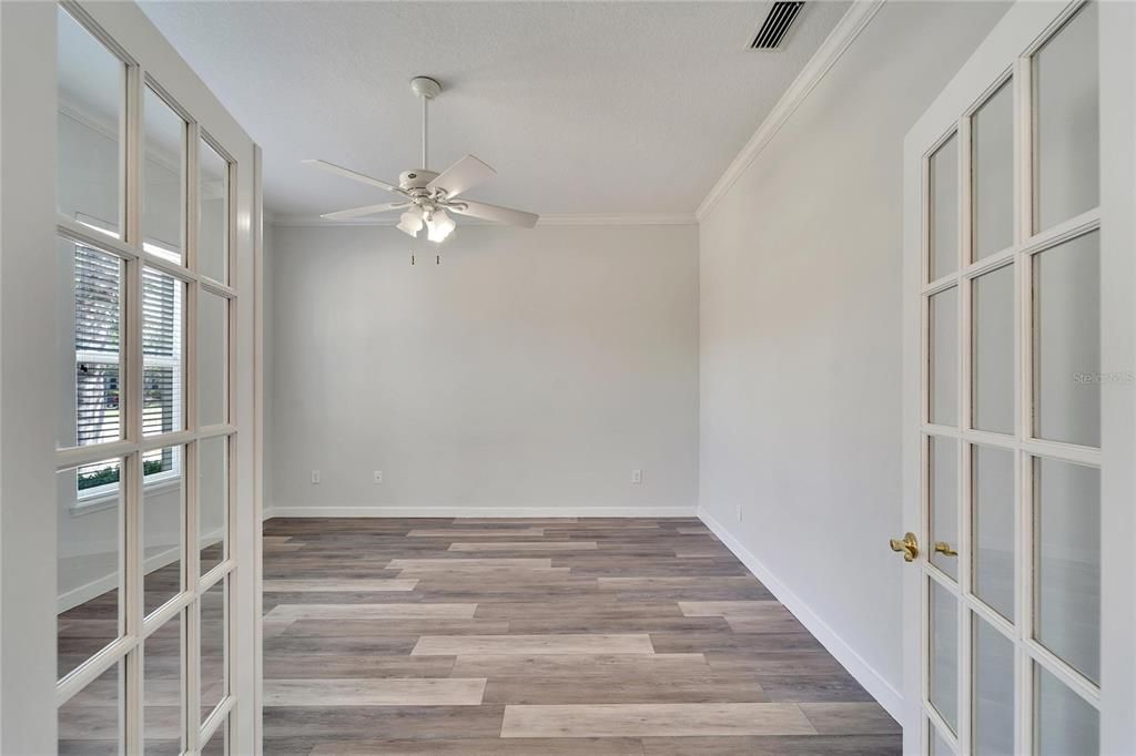 En Venta: $649,000 (4 camas, 3 baños, 3772 Pies cuadrados)