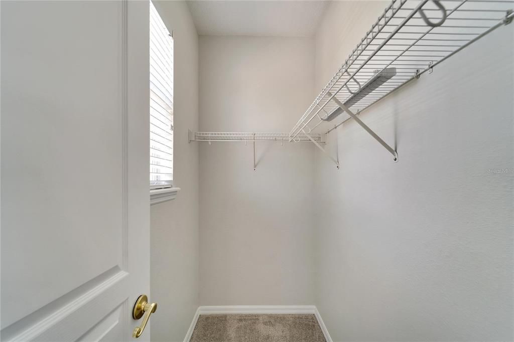 En Venta: $649,000 (4 camas, 3 baños, 3772 Pies cuadrados)