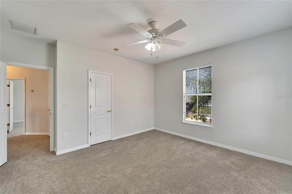 En Venta: $649,000 (4 camas, 3 baños, 3772 Pies cuadrados)