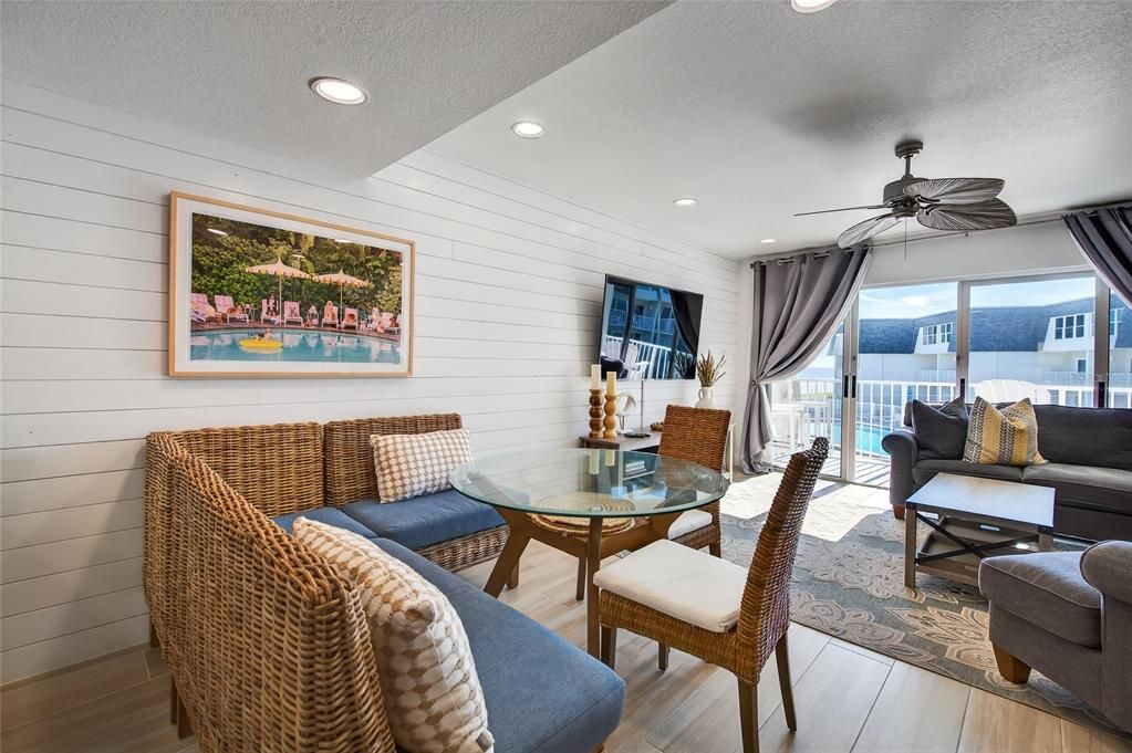 待售: $565,000 (2 贝兹, 2 浴室, 1033 平方英尺)