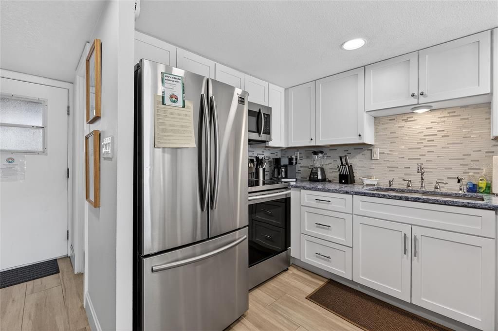 待售: $565,000 (2 贝兹, 2 浴室, 1033 平方英尺)