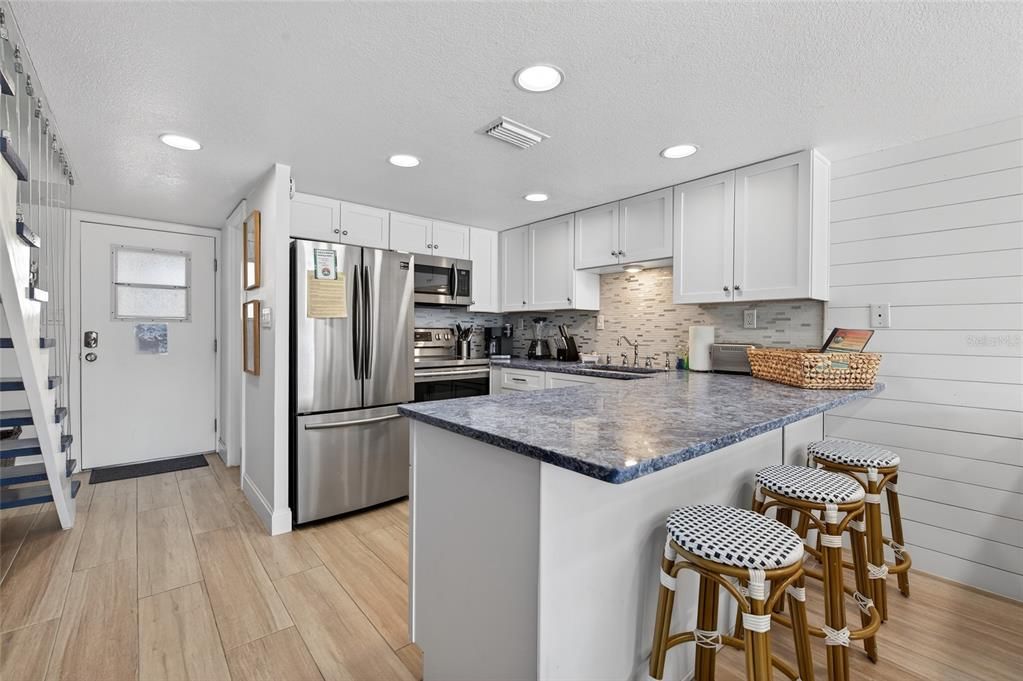 待售: $565,000 (2 贝兹, 2 浴室, 1033 平方英尺)