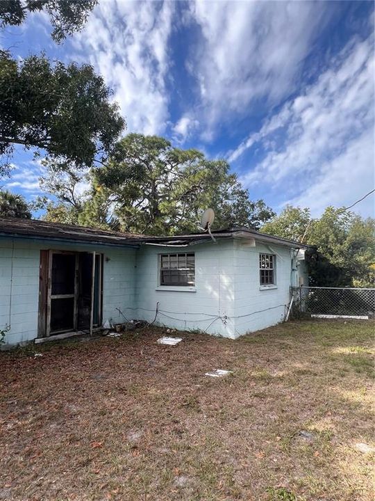 Active With Contract: $149,999 (2 beds, 2 baths, 1436 Square Feet)