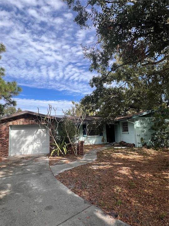 Active With Contract: $149,999 (2 beds, 2 baths, 1436 Square Feet)