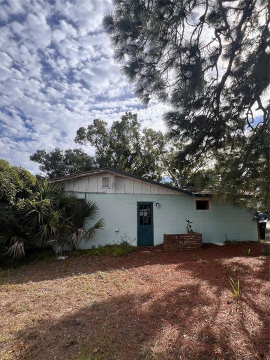 Active With Contract: $149,999 (2 beds, 2 baths, 1436 Square Feet)