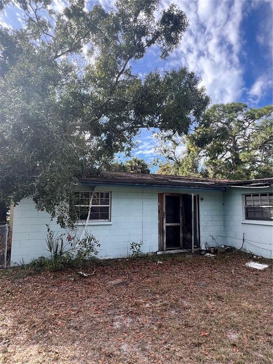 Active With Contract: $149,999 (2 beds, 2 baths, 1436 Square Feet)