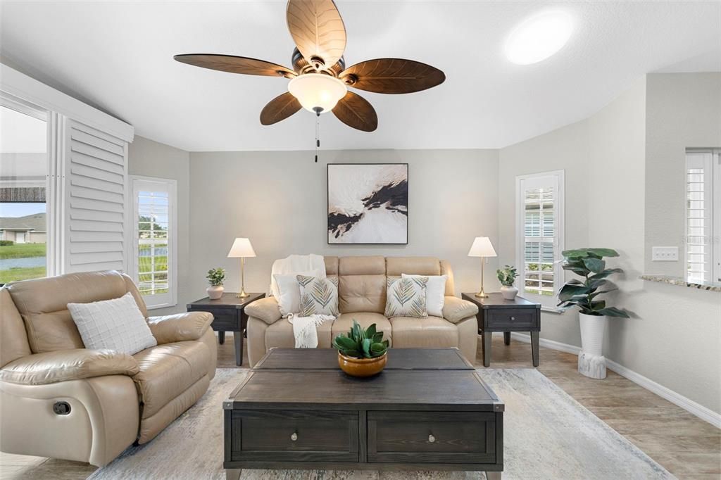 На продажу: $329,000 (2 спален, 2 ванн, 1477 Квадратных фут)