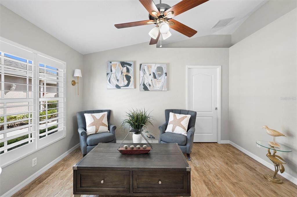 На продажу: $329,000 (2 спален, 2 ванн, 1477 Квадратных фут)