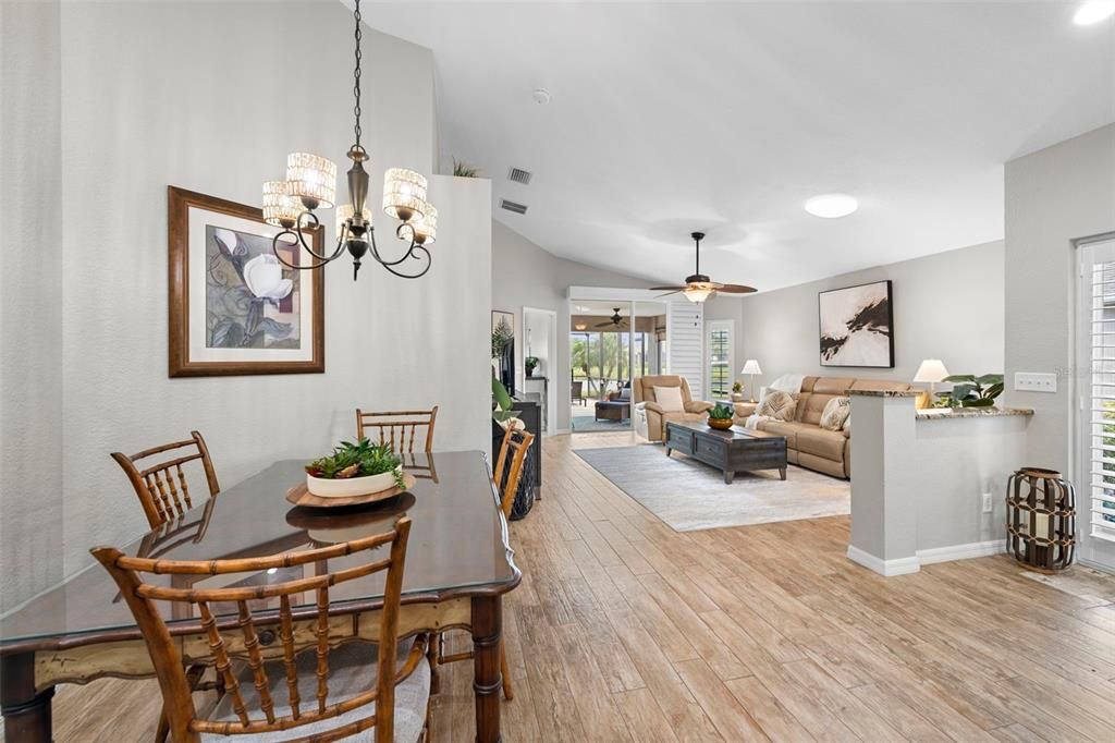 На продажу: $329,000 (2 спален, 2 ванн, 1477 Квадратных фут)