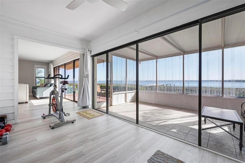 En Venta: $599,000 (3 camas, 2 baños, 1578 Pies cuadrados)