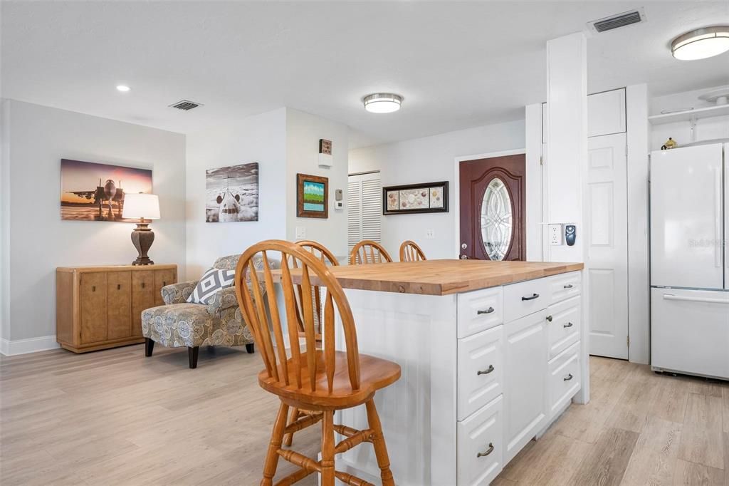 En Venta: $599,000 (3 camas, 2 baños, 1578 Pies cuadrados)