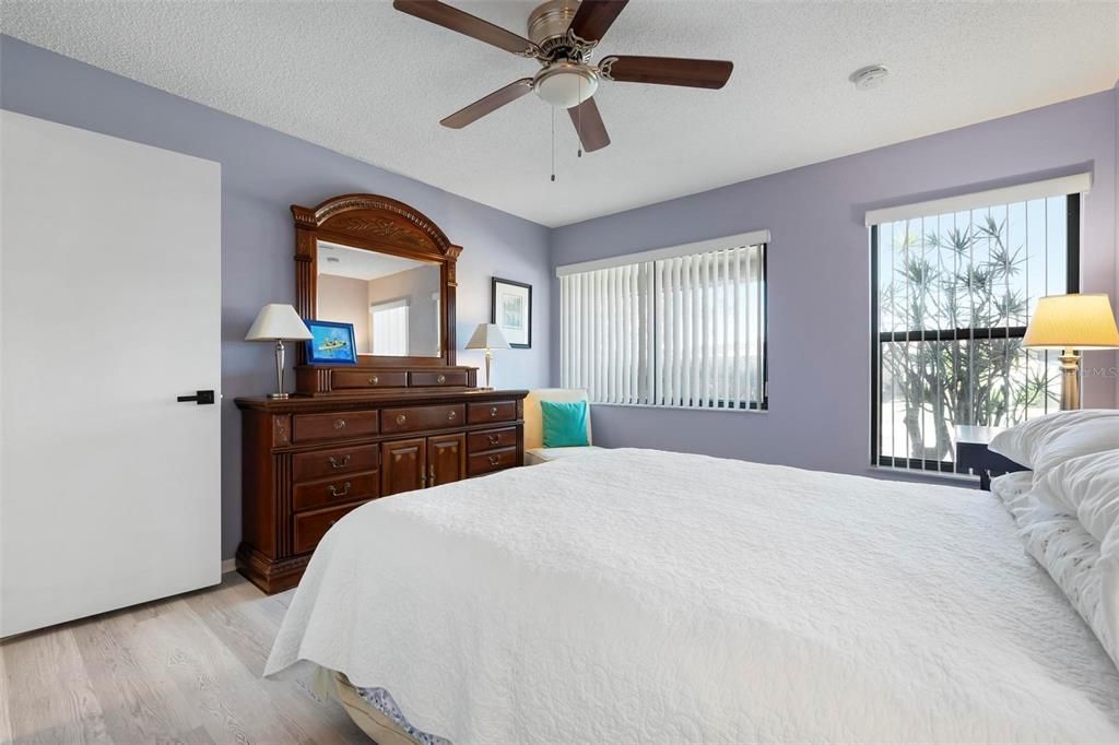 En Venta: $599,000 (3 camas, 2 baños, 1578 Pies cuadrados)