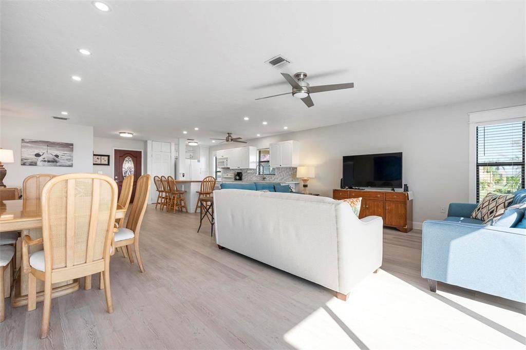 En Venta: $599,000 (3 camas, 2 baños, 1578 Pies cuadrados)