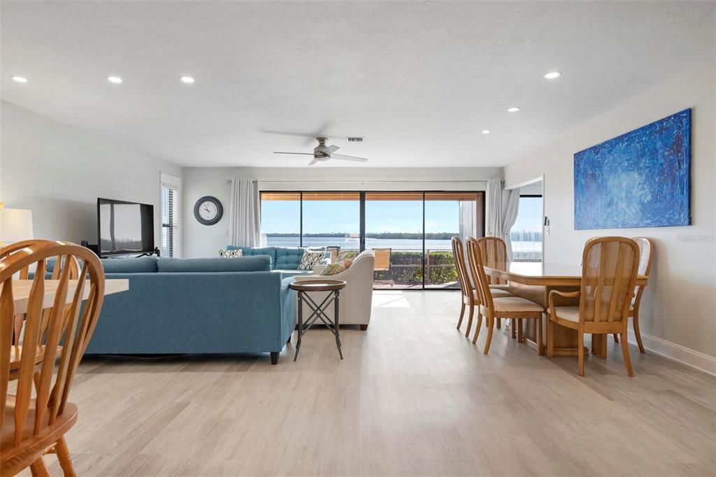 En Venta: $599,000 (3 camas, 2 baños, 1578 Pies cuadrados)