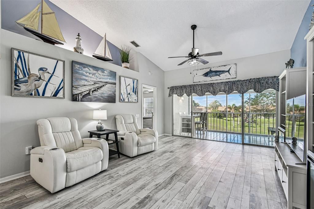 На продажу: $259,000 (2 спален, 2 ванн, 1193 Квадратных фут)