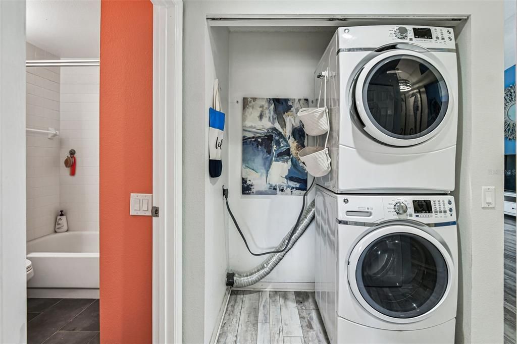 На продажу: $259,000 (2 спален, 2 ванн, 1193 Квадратных фут)