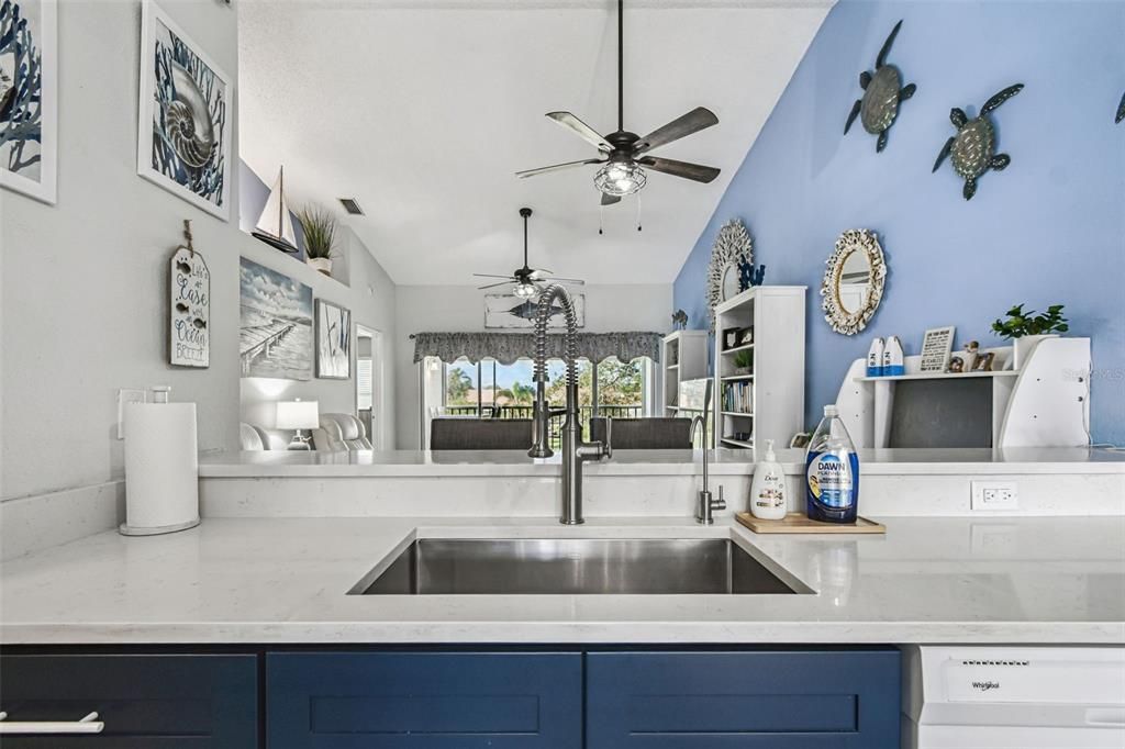 На продажу: $259,000 (2 спален, 2 ванн, 1193 Квадратных фут)