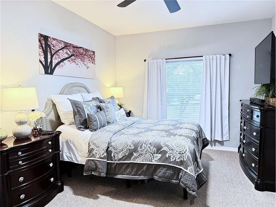 待售: $219,900 (2 贝兹, 2 浴室, 1289 平方英尺)