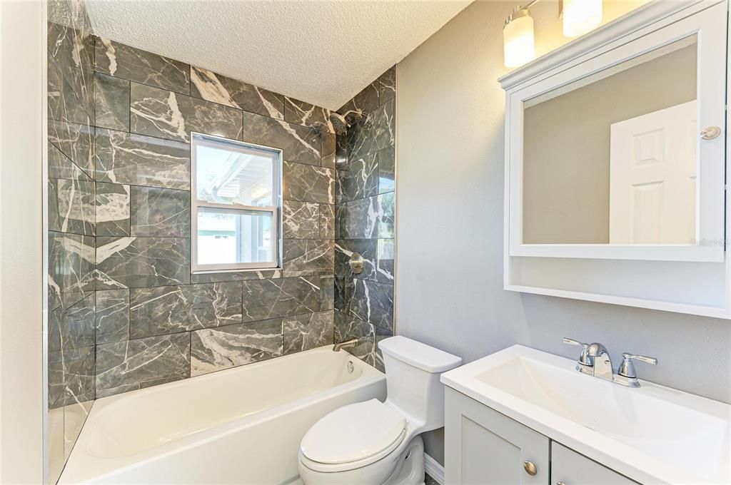 En Venta: $324,900 (2 camas, 2 baños, 1160 Pies cuadrados)