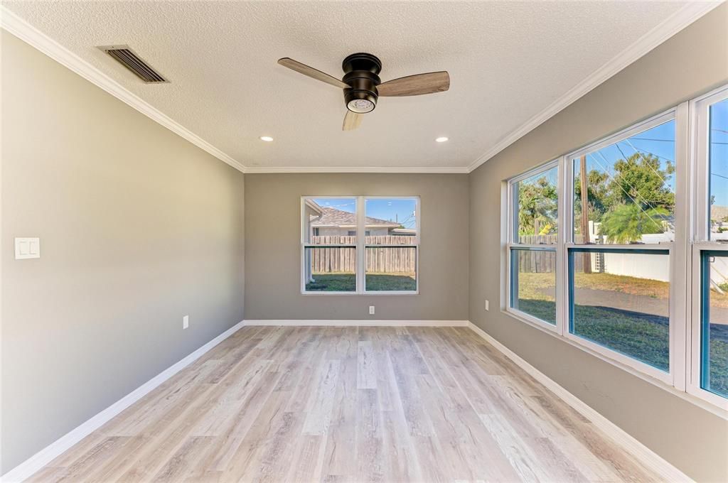 En Venta: $324,900 (2 camas, 2 baños, 1160 Pies cuadrados)