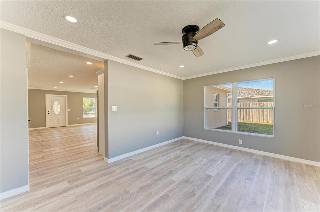 En Venta: $324,900 (2 camas, 2 baños, 1160 Pies cuadrados)