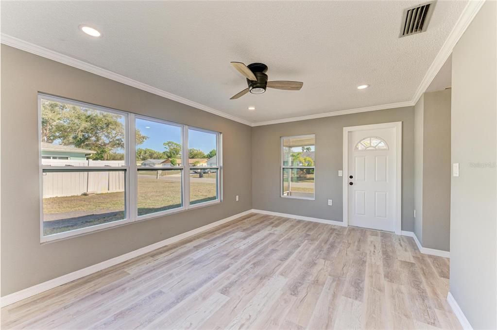 En Venta: $324,900 (2 camas, 2 baños, 1160 Pies cuadrados)