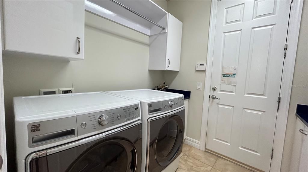 В аренду: $6,500 (3 спален, 3 ванн, 2489 Квадратных фут)