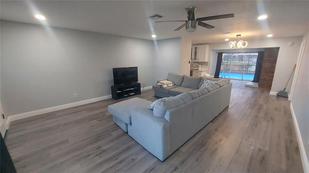 En Renta: $2,900 (3 camas, 2 baños, 2142 Pies cuadrados)