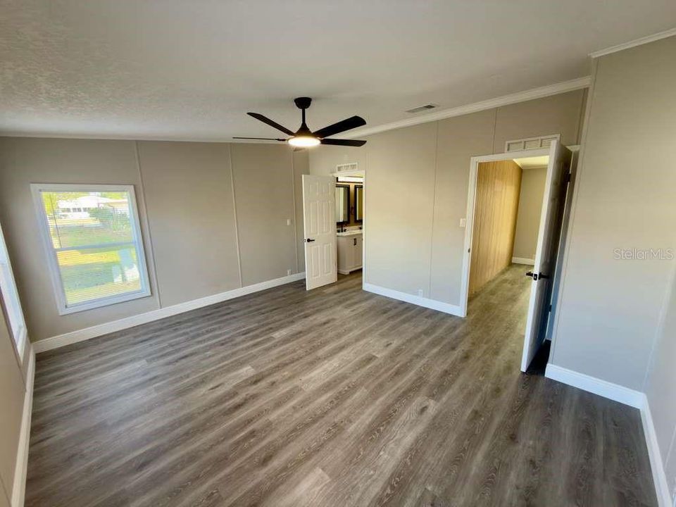 For Sale: $229,900 (2 beds, 2 baths, 1344 Square Feet)