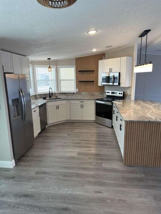 For Sale: $229,900 (2 beds, 2 baths, 1344 Square Feet)