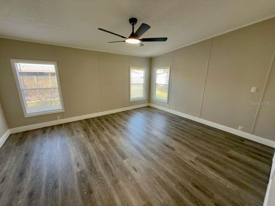For Sale: $229,900 (2 beds, 2 baths, 1344 Square Feet)